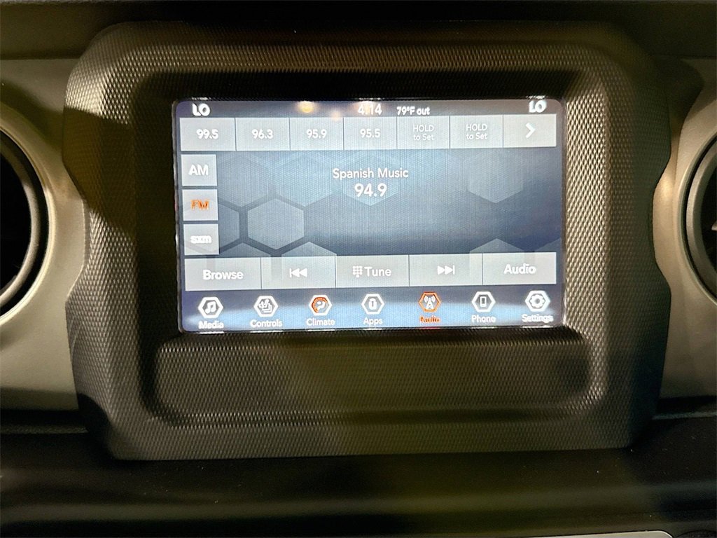 Used 2021 Jeep Gladiator Willys image 15