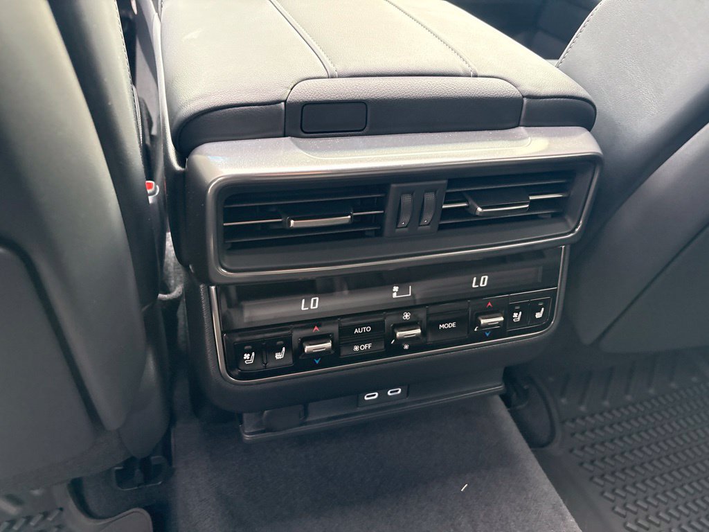Certified 2025 Lexus LX 600 4WD w/ Interior Upgrade Package image 19