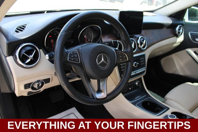 Used 2020 Mercedes-Benz GLA 250 4MATIC w/ Premium Package image 2