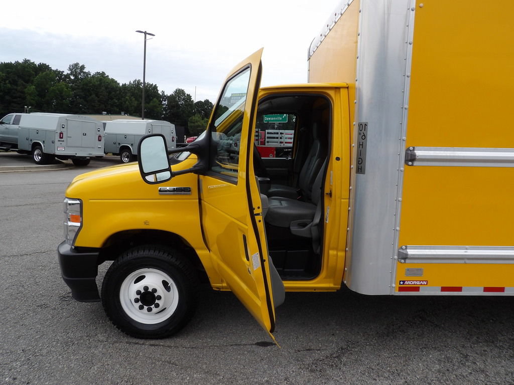 Used 2021 Ford E-350 and Econoline 350 Super Duty RWD image 13