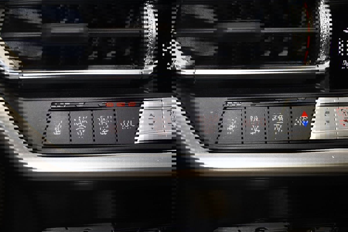 Used 2022 BMW X4 xDrive30i w/ Convenience Package image 8