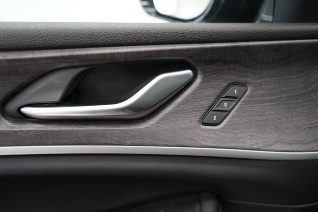 Used 2022 Jeep Grand Cherokee Limited 4xe image 10