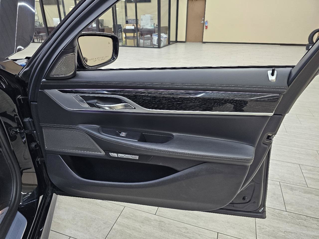 Used 2018 BMW M760i xDrive AWD/4WD image 43