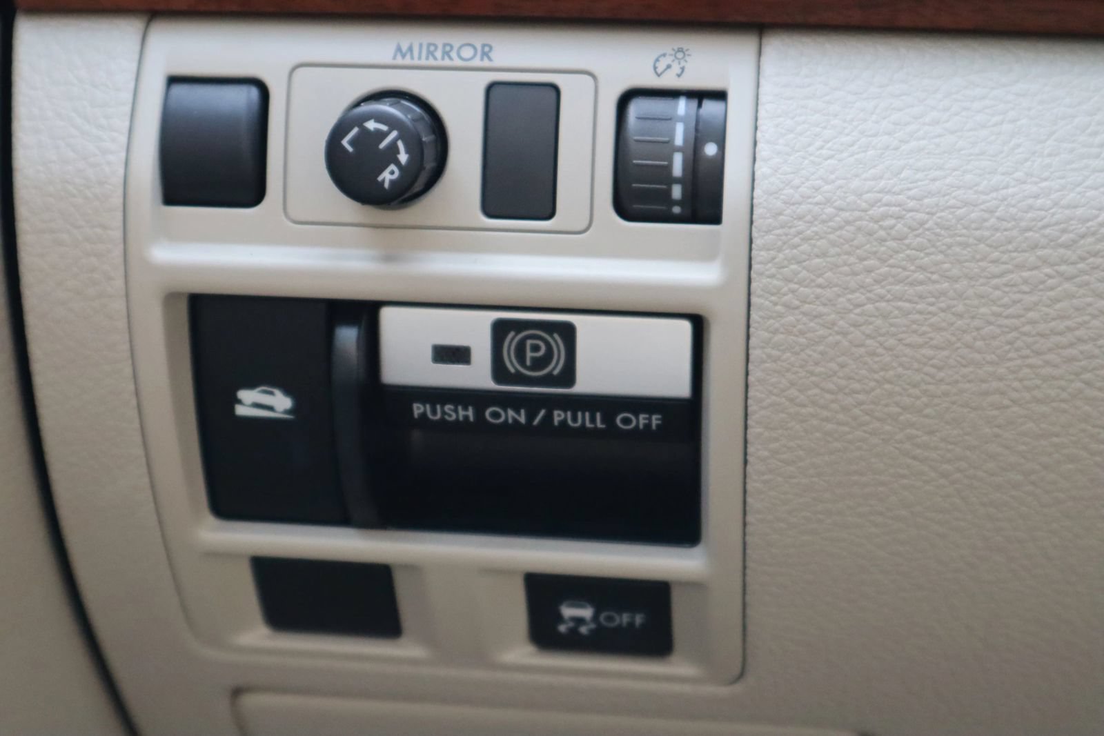 Used 2014 Subaru Outback 2.5i Limited AWD/4WD image 24