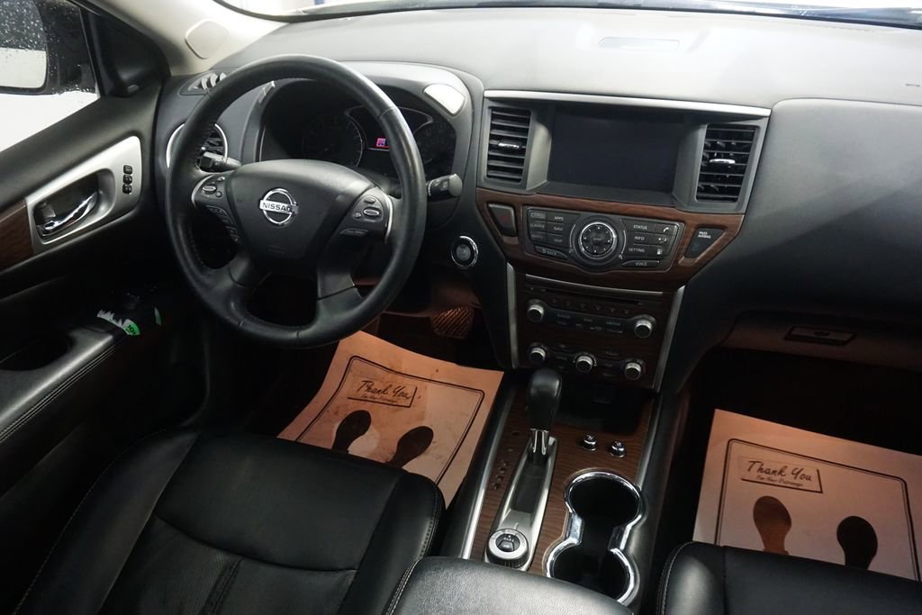 Used 2019 Nissan Pathfinder Platinum image 27