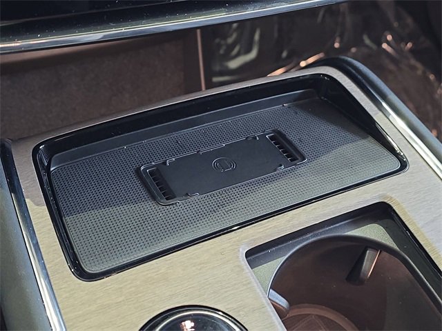 New 2025 Volvo EX90 Plus w/ Protection Package Premier image 17