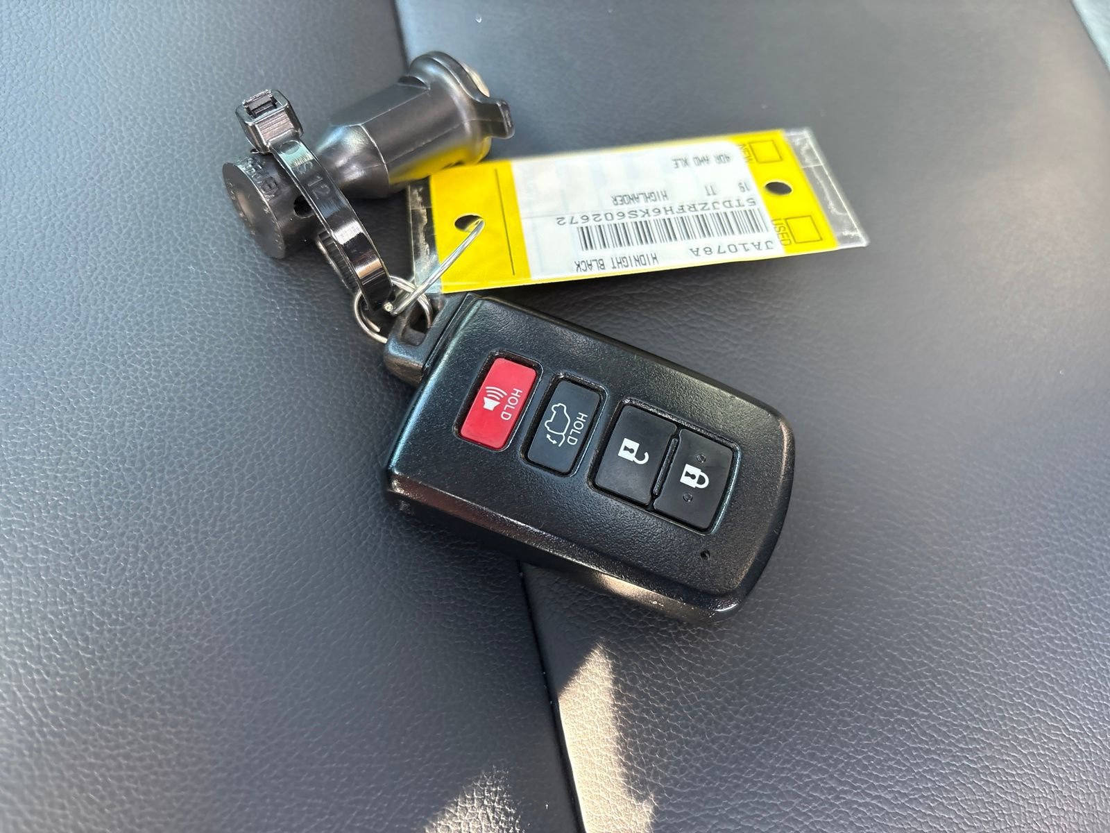 Used 2019 Toyota Highlander XLE w/ Carpet Mat Package (TMS) image 28