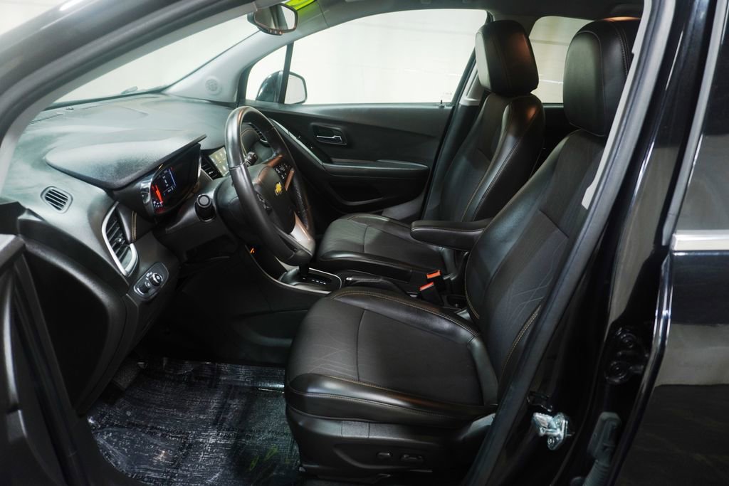 Used 2019 Chevrolet Trax LT w/ LT Convenience Package AWD/4WD image 10