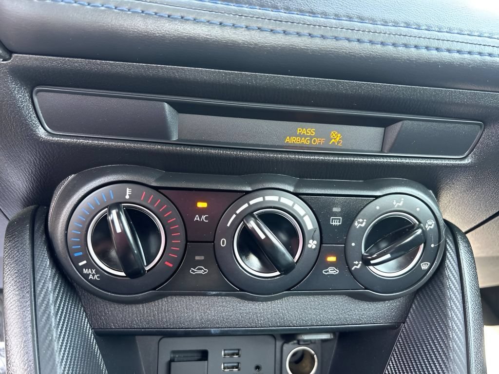 Used 2019 Toyota Yaris LE FWD image 24