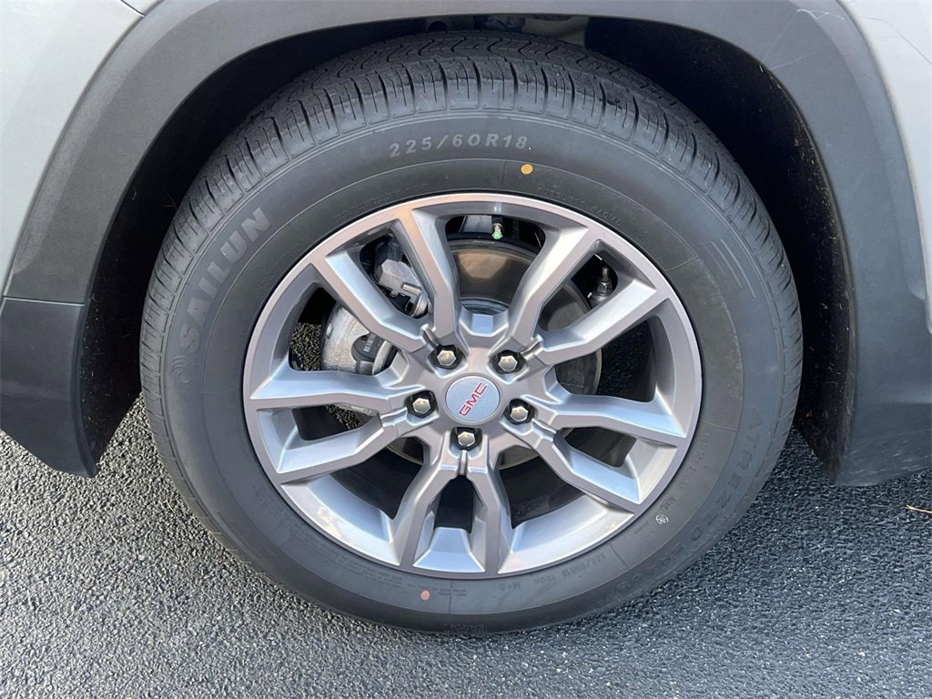 Used 2024 GMC Terrain SLT image 12