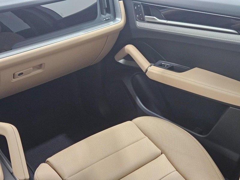 New 2026 Porsche Cayenne S image 16
