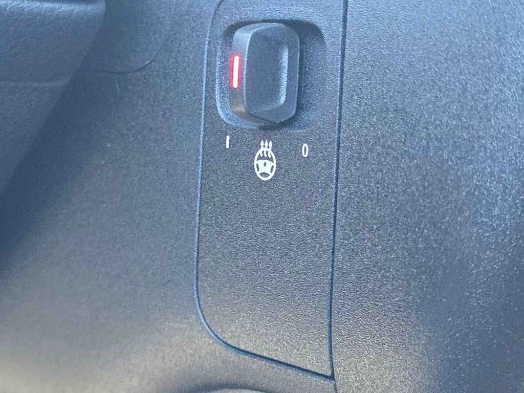 New 2025 Mercedes-Benz GLB 35 AMG 4MATIC image 34