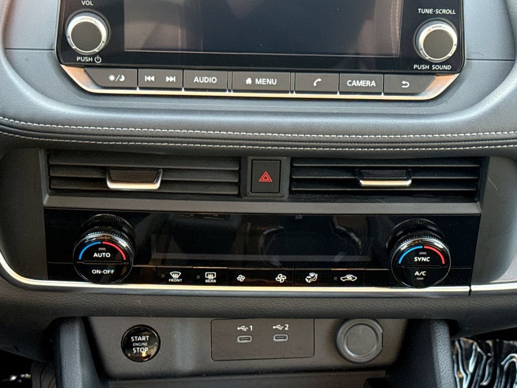 Used 2025 Nissan Rogue SV AWD/4WD image 25