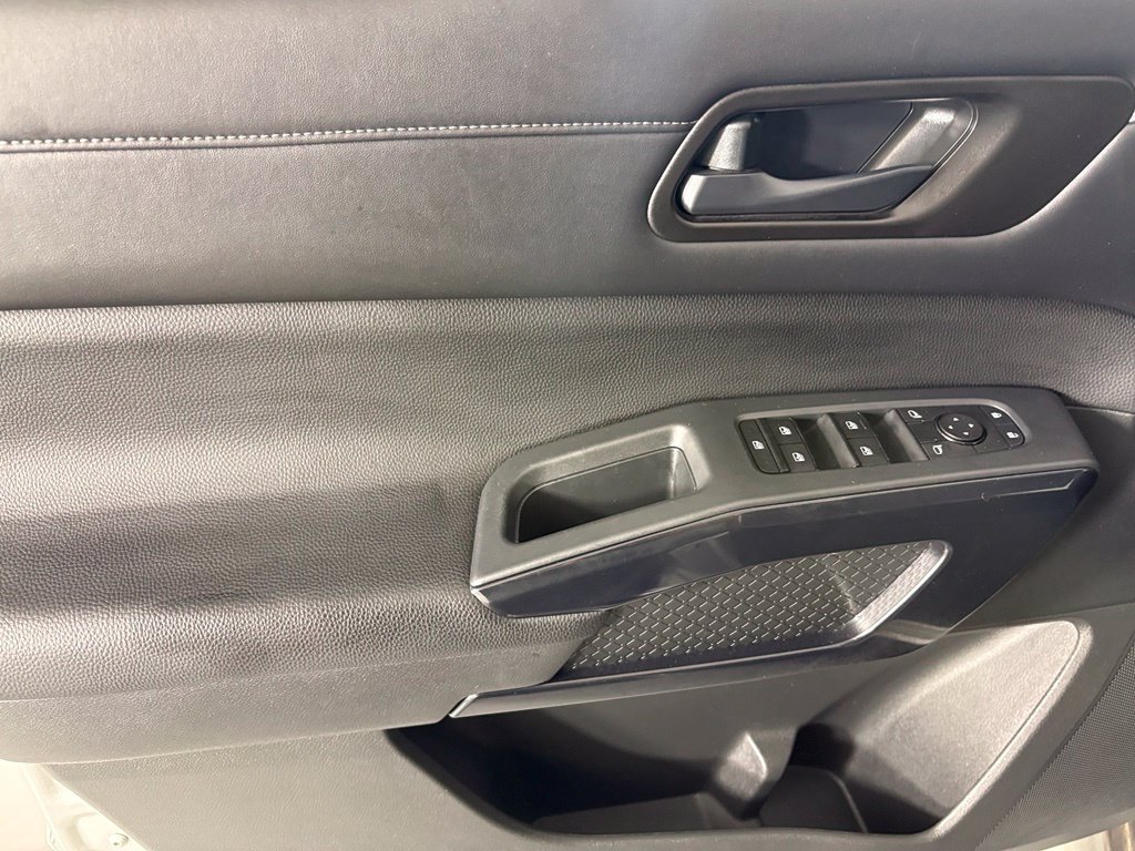 Used 2024 Nissan Pathfinder SV FWD image 20