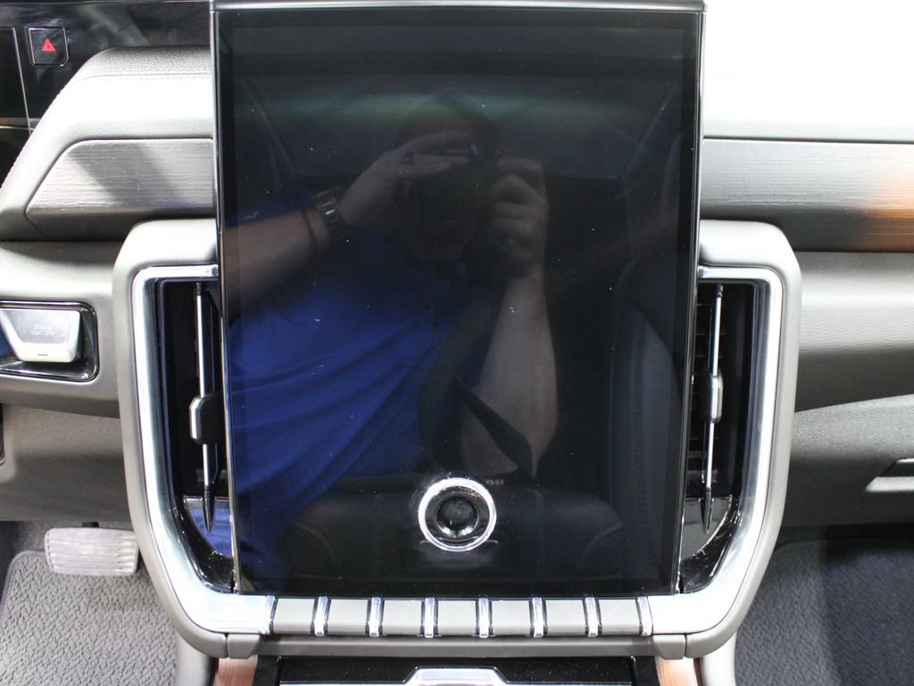 Used 2025 GMC Yukon Denali w/ Denali Reserve Package AWD/4WD image 20