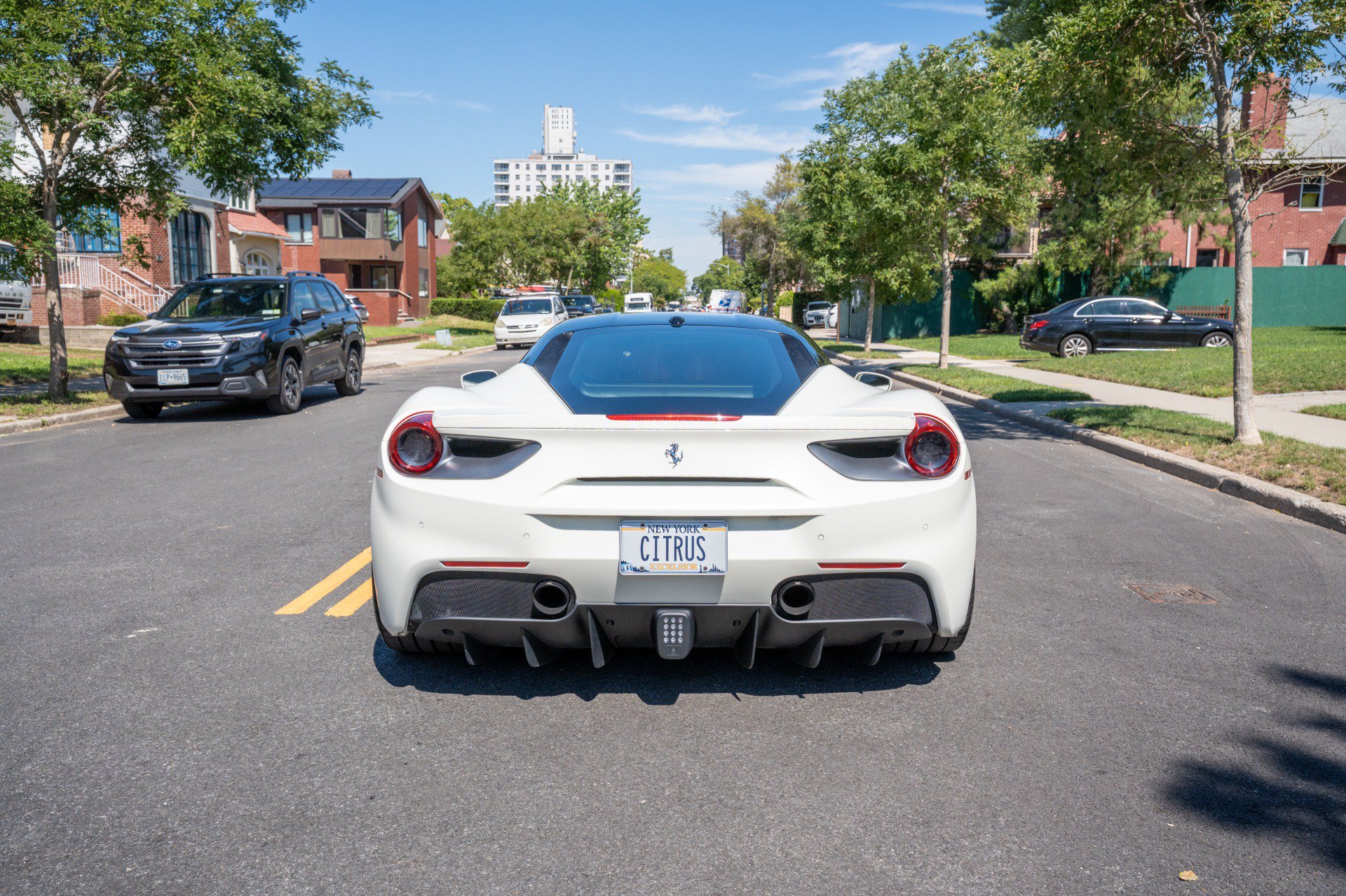 Used 2018 Ferrari 488 GTB RWD image 6