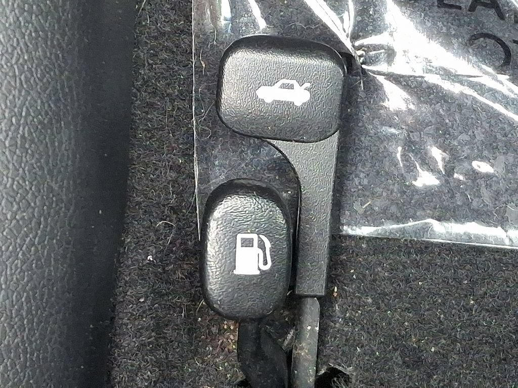 Used 2013 Hyundai Elantra GLS w/ Preferred Pkg FWD image 26