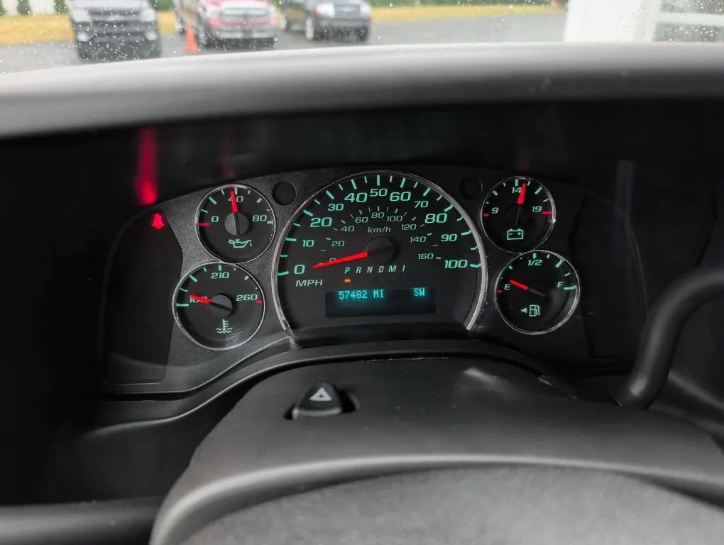 Used 2017 Chevrolet Express 2500 LT w/ LT Preferred Equipment Group RWD image 3