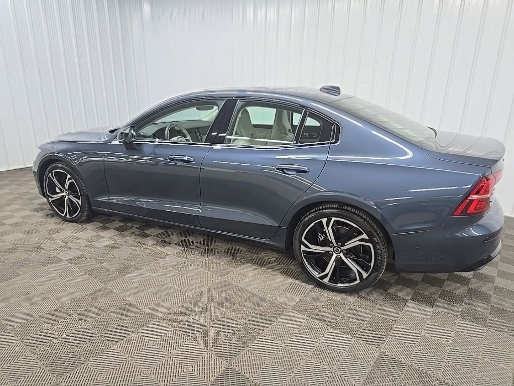 Used 2024 Volvo S60 B5 Plus w/ Climate Package AWD/4WD image 4