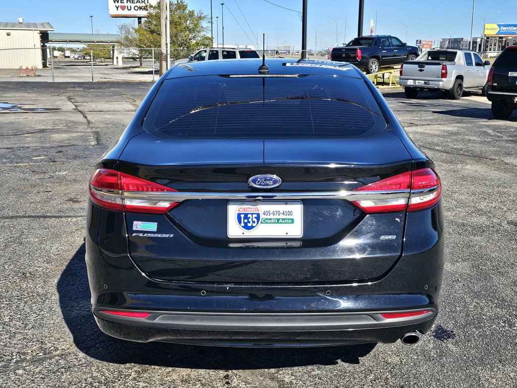 Used 2017 Ford Fusion SE image 5