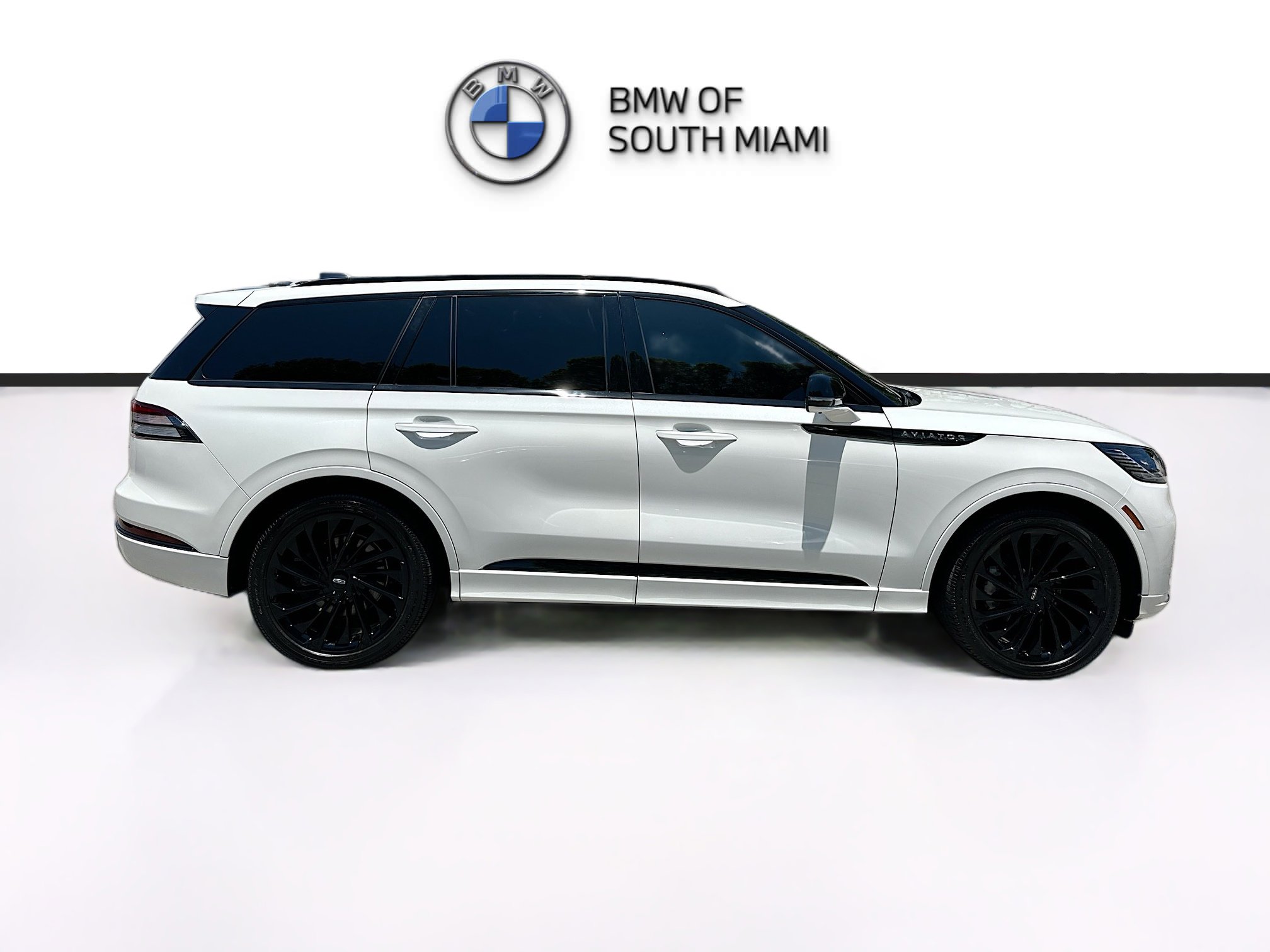 Used 2025 Lincoln Aviator Reserve w/ Jet Appearance Package RWD image 8