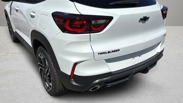 Used 2024 Chevrolet TrailBlazer RS image 35