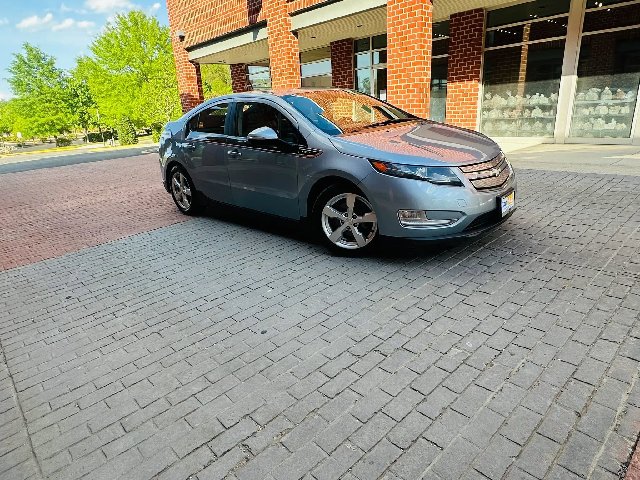 Used 2013 Chevrolet Volt Premium w/ Premium Trim Package FWD image 1