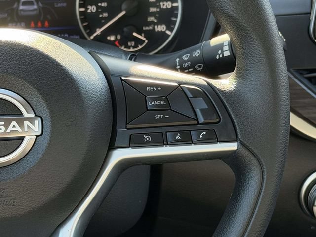 Used 2025 Nissan Altima 2.5 SV FWD image 23