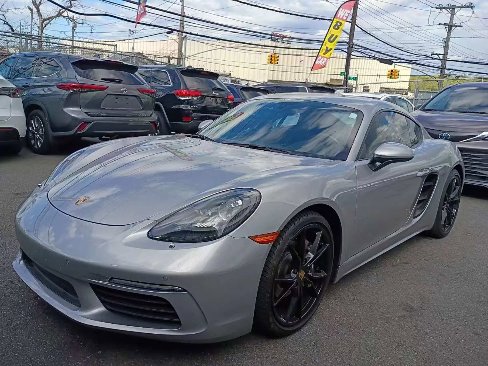 Used 2018 Porsche 718 Cayman RWD image 2