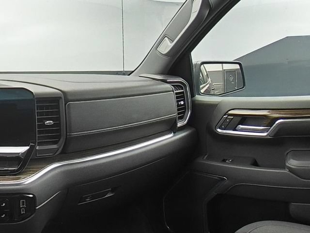 Used 2023 Chevrolet Silverado 1500 RST w/ Z71 Off-Road Package AWD/4WD image 25