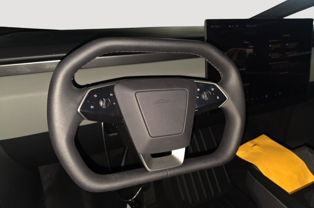 Used 2026 Tesla Cybertruck AWD Crew Cab image 6