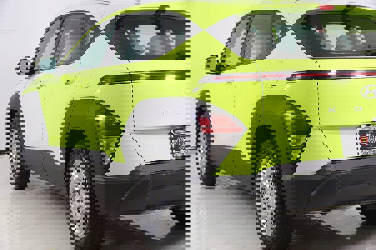 Used 2024 Hyundai Kona SE image 23