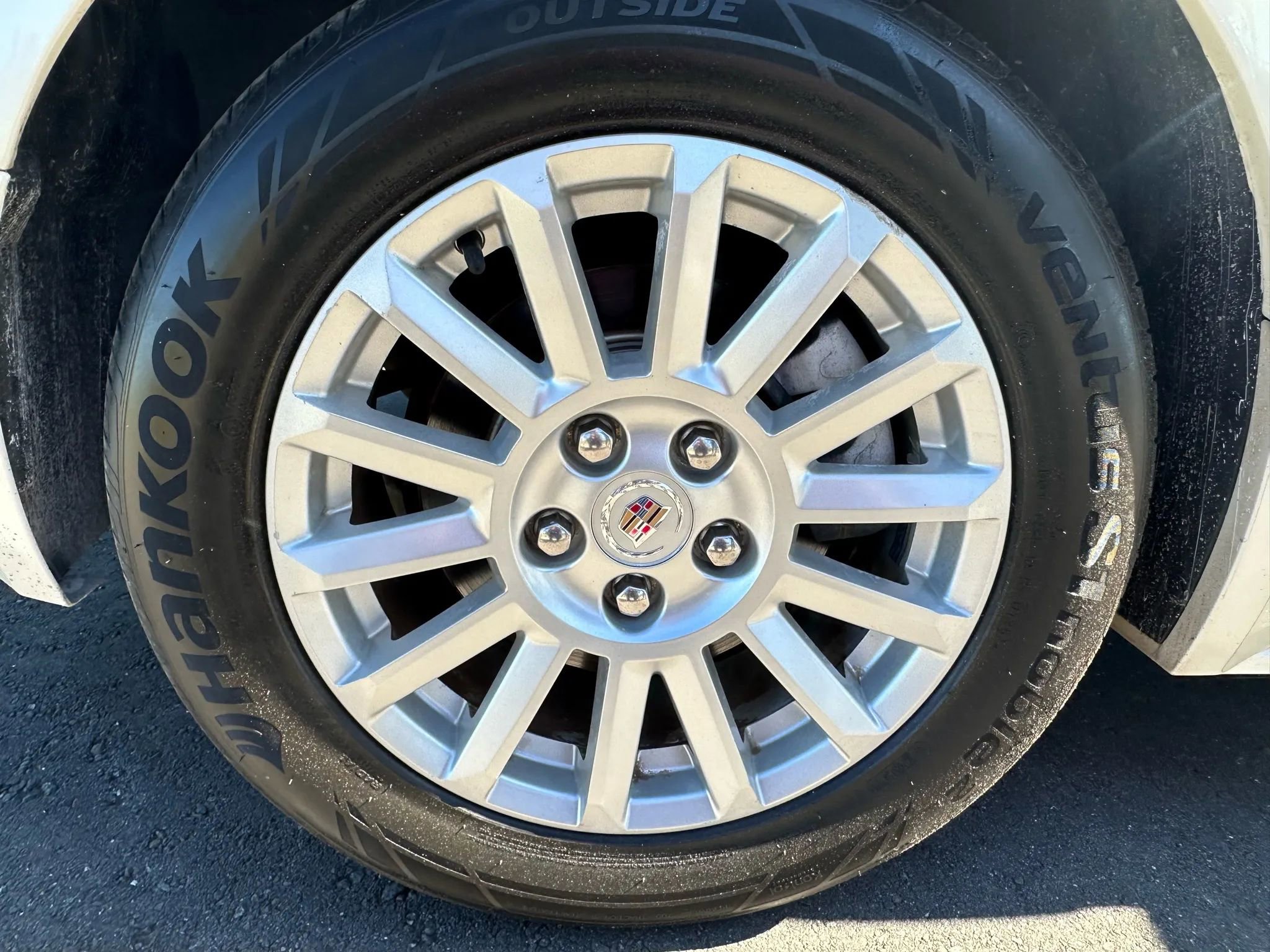 Used 2011 Cadillac CTS Luxury RWD image 16