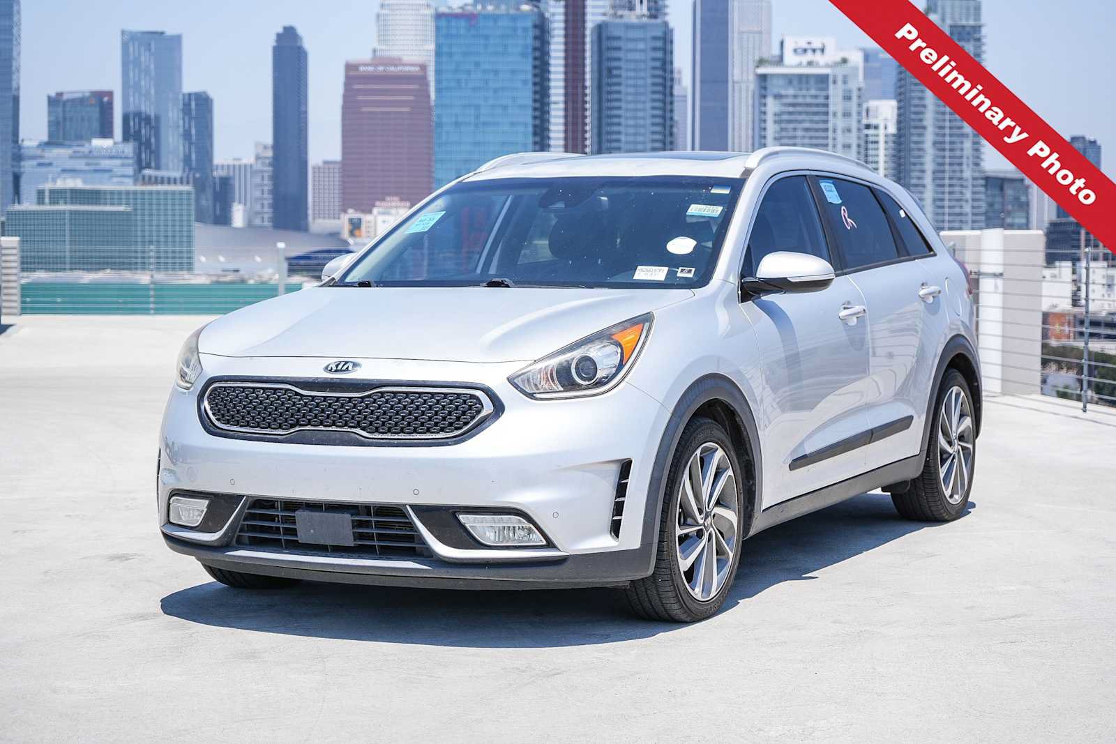 Used 2017 Kia Niro Touring w/ Advanced Technology Package FWD image 1
