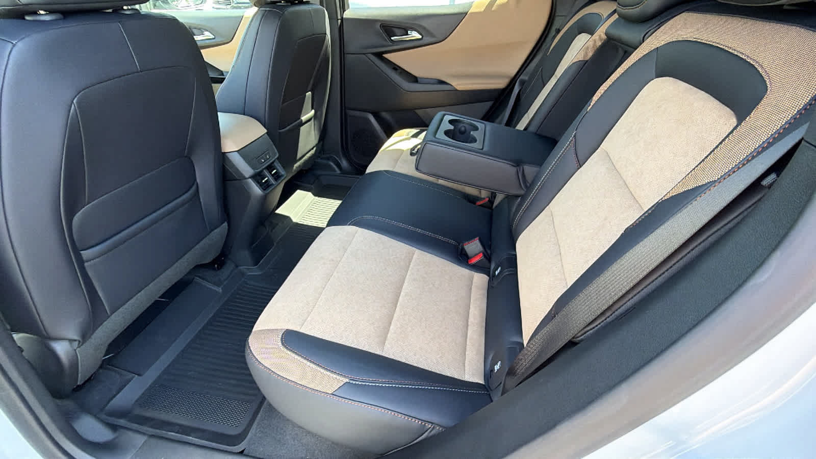 New 2027 Chevrolet Equinox ACTIV w/ Safety and Technology Package AWD/4WD image 24