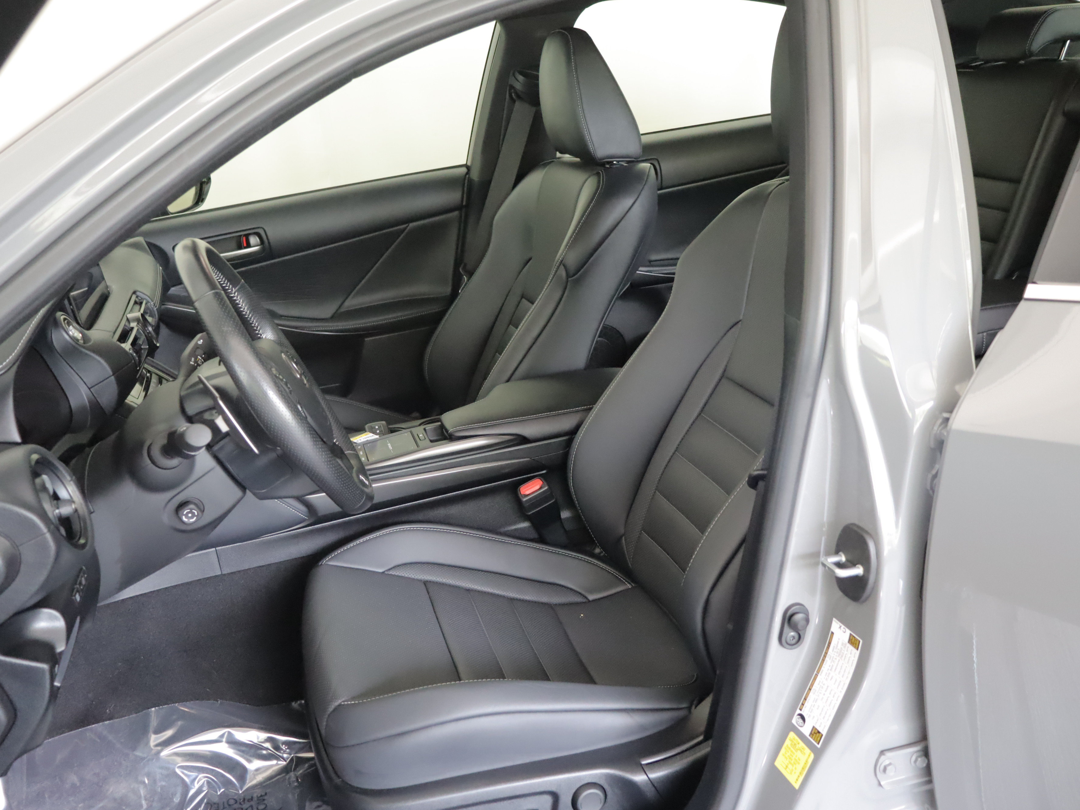 Used 2024 Lexus IS 350 F Sport w/ Navigation Package AWD/4WD image 8