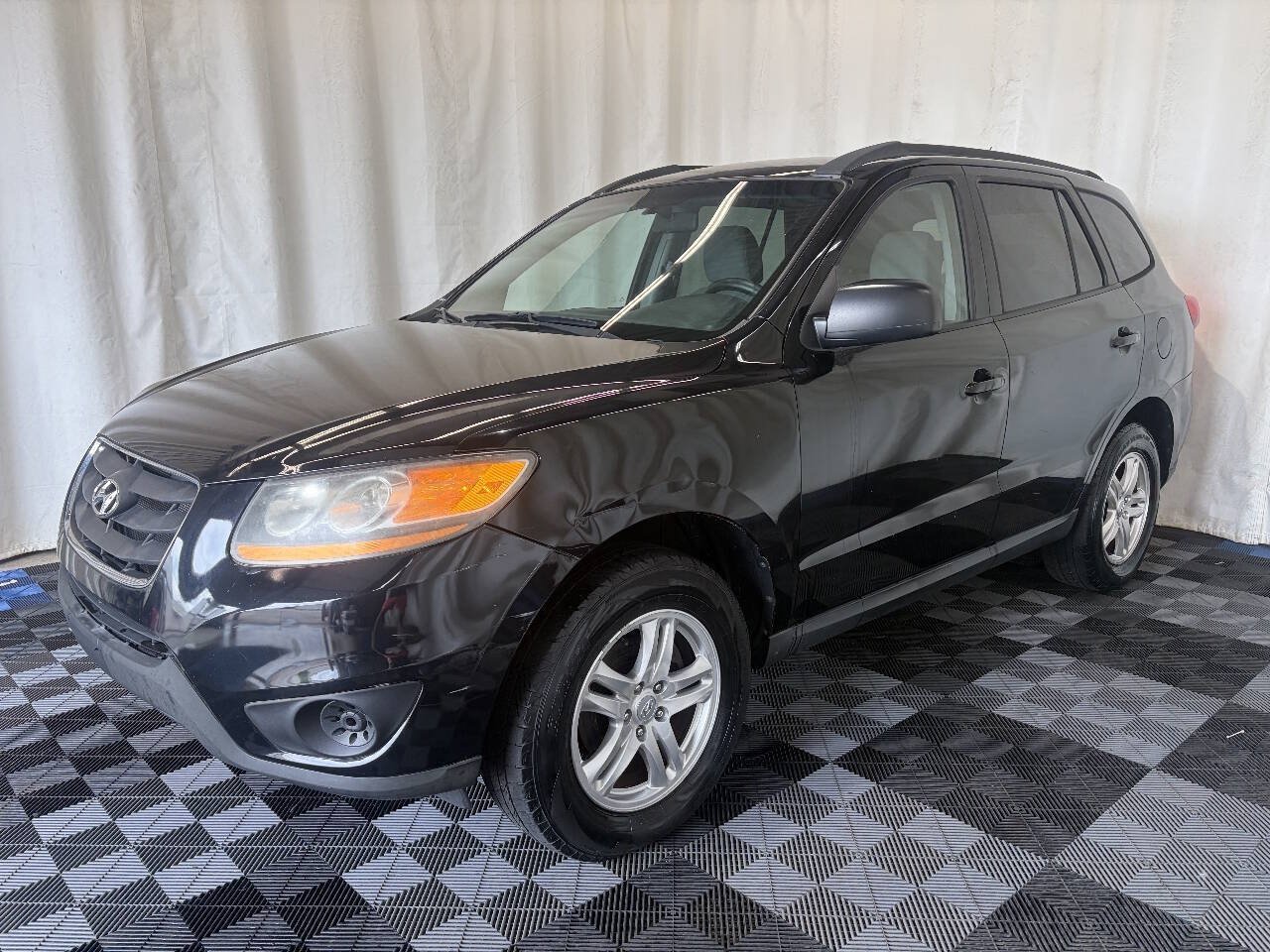Used 2011 Hyundai Santa Fe GLS AWD/4WD image 2