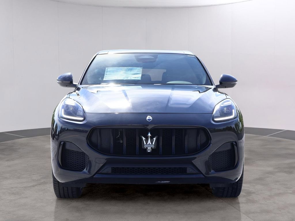Used 2025 Maserati Grecale Modena image 2