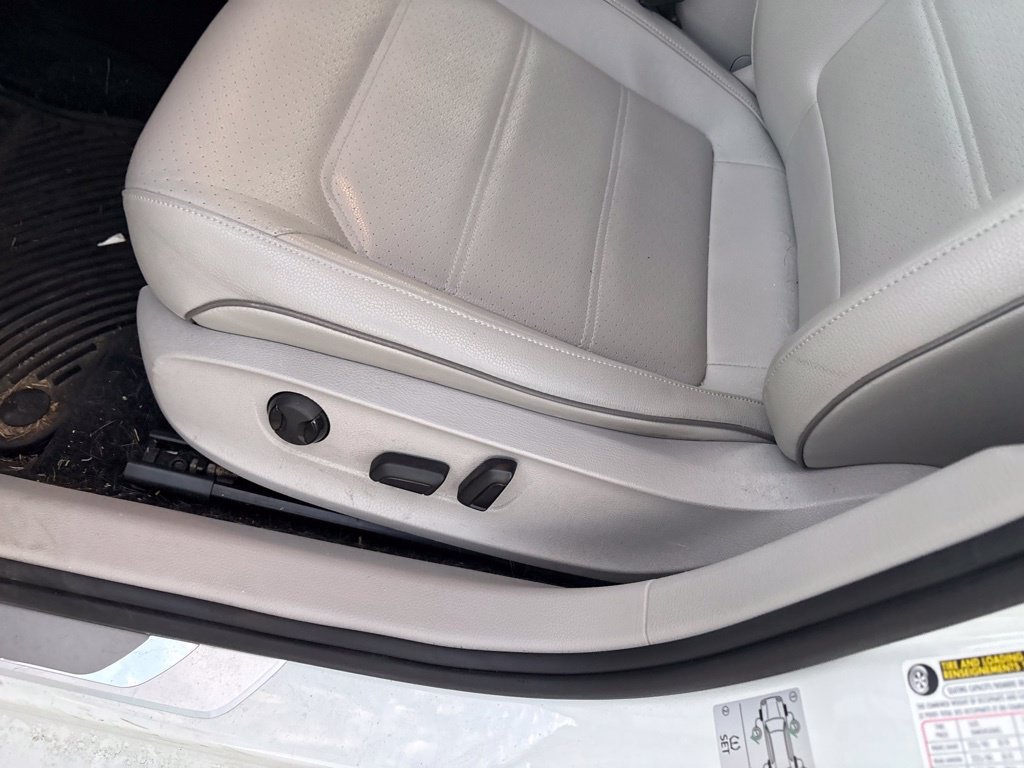 Used 2018 Volkswagen Passat 2.0T R-Line FWD image 15