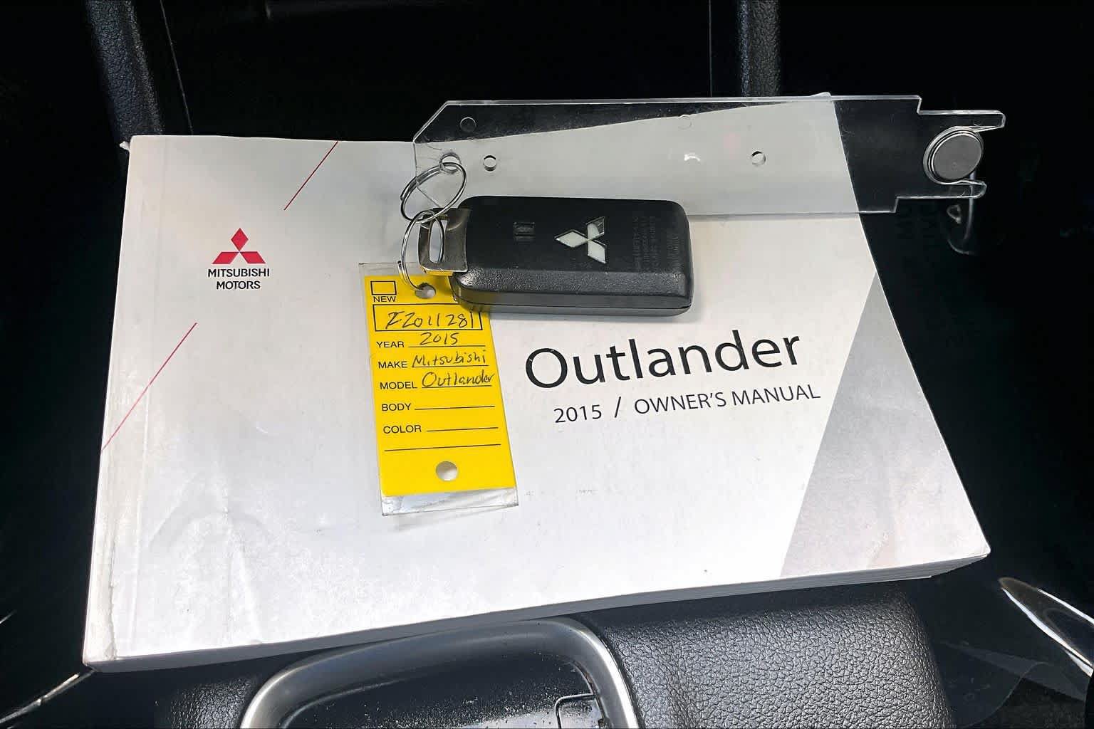 Used 2015 Mitsubishi Outlander SE FWD image 15