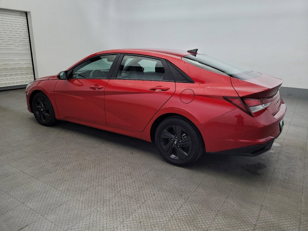 Used 2023 Hyundai Elantra SEL image 3