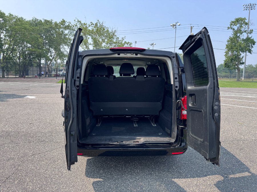 Used 2018 Mercedes-Benz Metris Passenger image 8