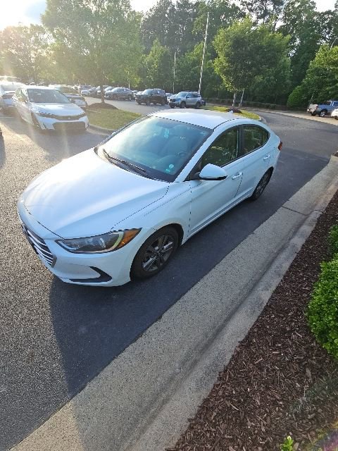 Used 2017 Hyundai Elantra SE FWD image 4
