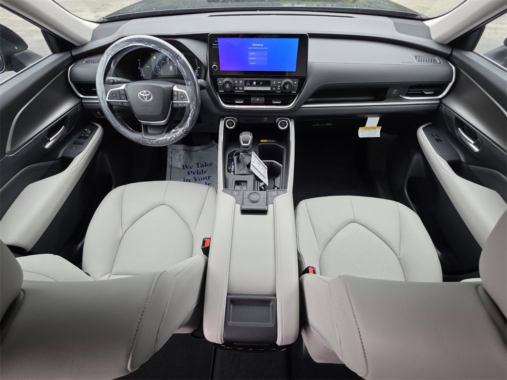 New 2026 Toyota Grand Highlander XLE image 4