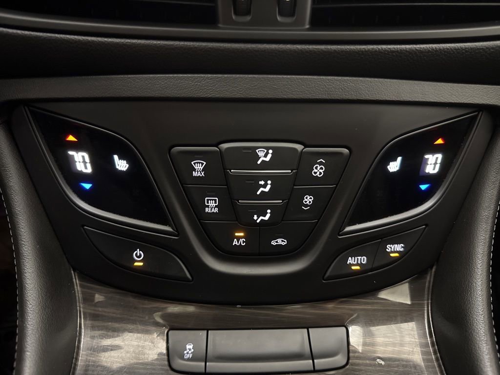 Used 2020 Buick Envision Premium AWD/4WD image 38
