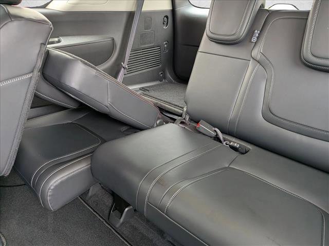 Used 2025 Nissan Armada SV image 17