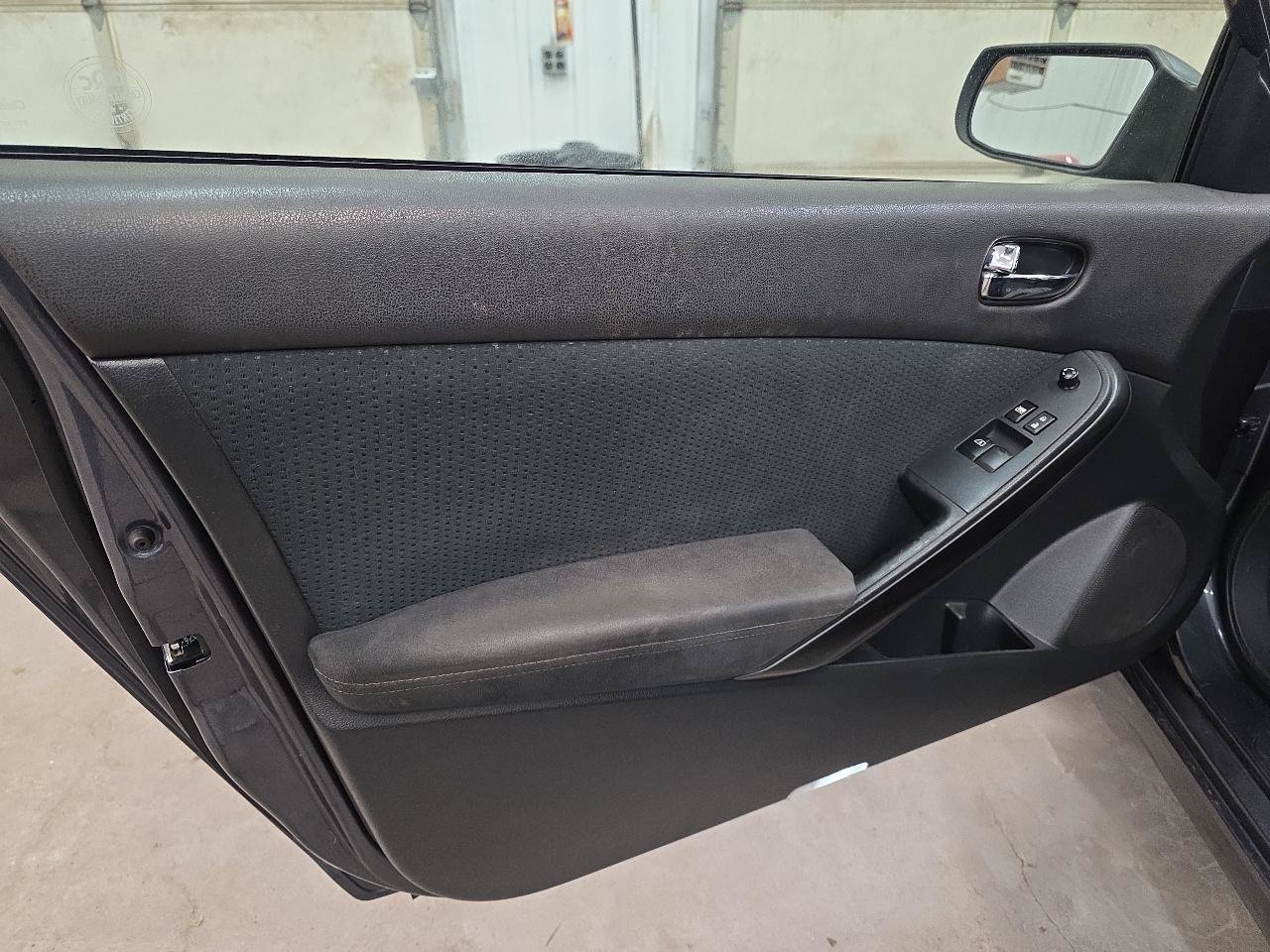Used 2013 Nissan Altima 2.5 S FWD image 21