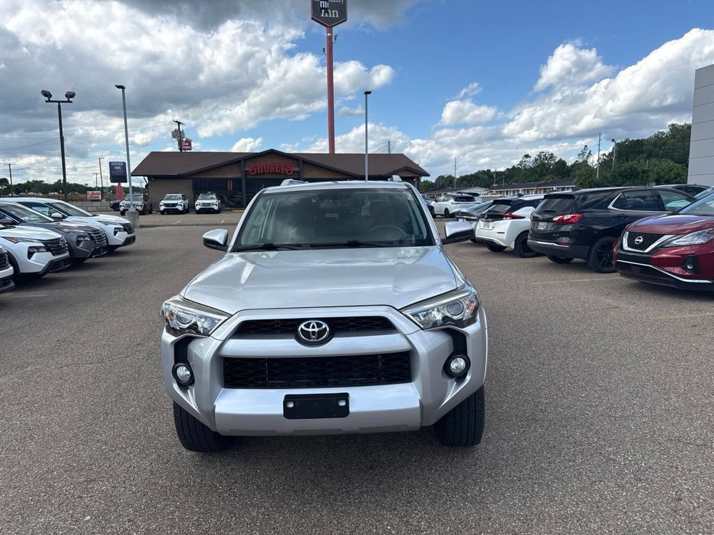 Used 2016 Toyota 4Runner SR5 AWD/4WD image 4
