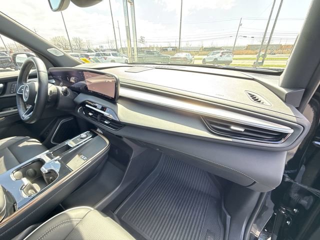 Used 2025 Buick Enclave Avenir image 30