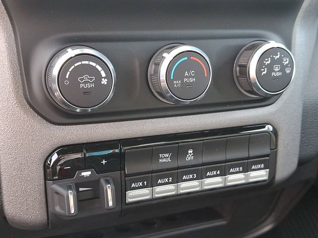 Used 2024 RAM 2500 Tradesman w/ Chrome Appearance Group image 15